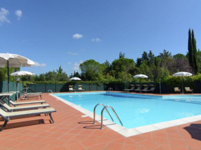 Spacious farmhouse with pool in Campriano Guistrigona